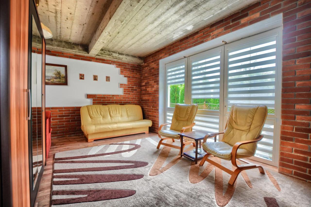Ceglany Apartament Ustrzyki Dolne Εξωτερικό φωτογραφία